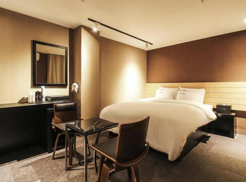 Gangnam Blanc Motel Seoul Bagian luar foto