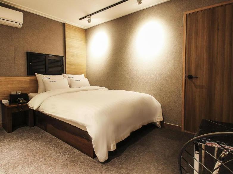 Gangnam Blanc Motel Seoul Bagian luar foto